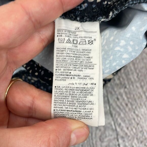 Old Navy Extra High-Waisted Dolphin-Hem Run Shorts 2.5-inch inseam 2X - Picture 8 of 11